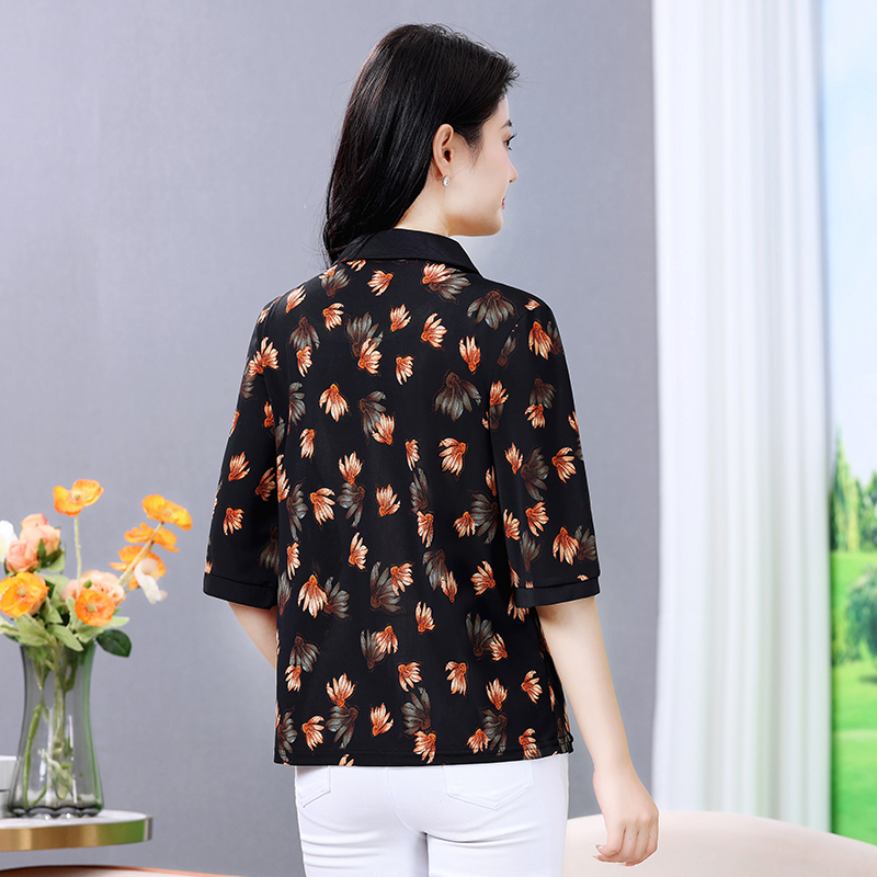 Contrast Geometric Texture Tee - Summer 2025 Clothing Essentials のレビューと価格